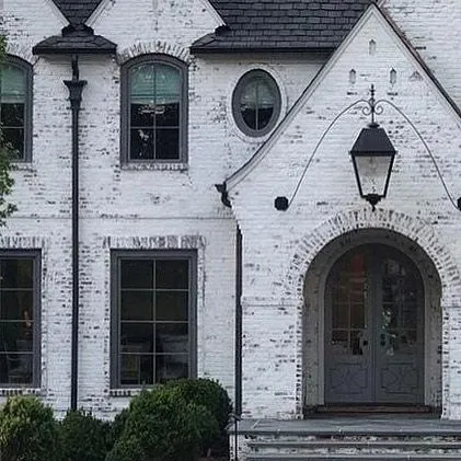 Before the Paint Can: What Ben Tre's Lime-Washed Walls Know About Humidity That Your HVAC Doesn't